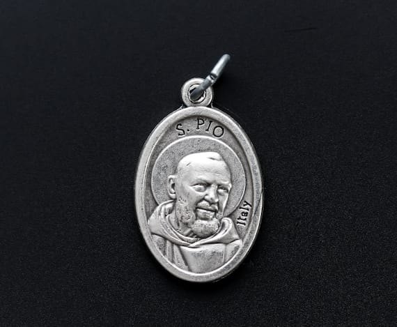 Médaille du vénérable Padre pio