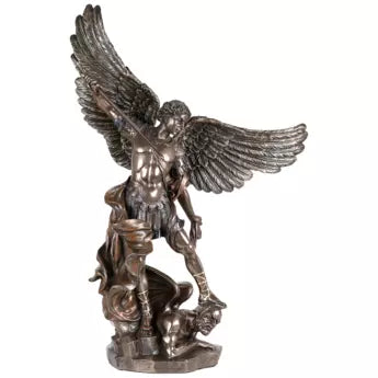 Statue bronze coulé à froid de saint Michel avec le démon, H. 37 cm